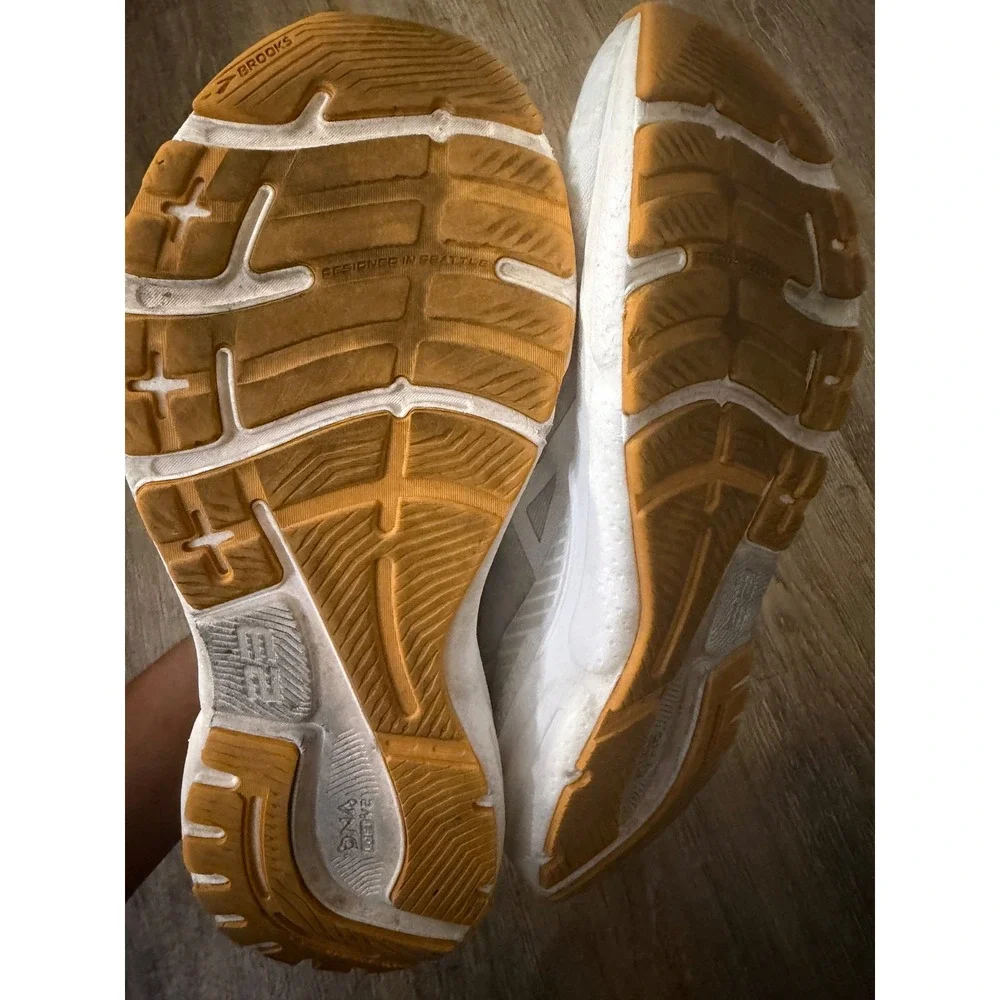 Brooks Adrenaline GTS 23 Mens Running Shoes White Orange 11.5 1103911D110